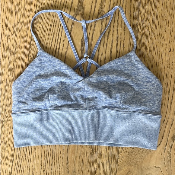 4 Lulu lemon leggings. One light blue alo sports bra. - Picture 7 of 8